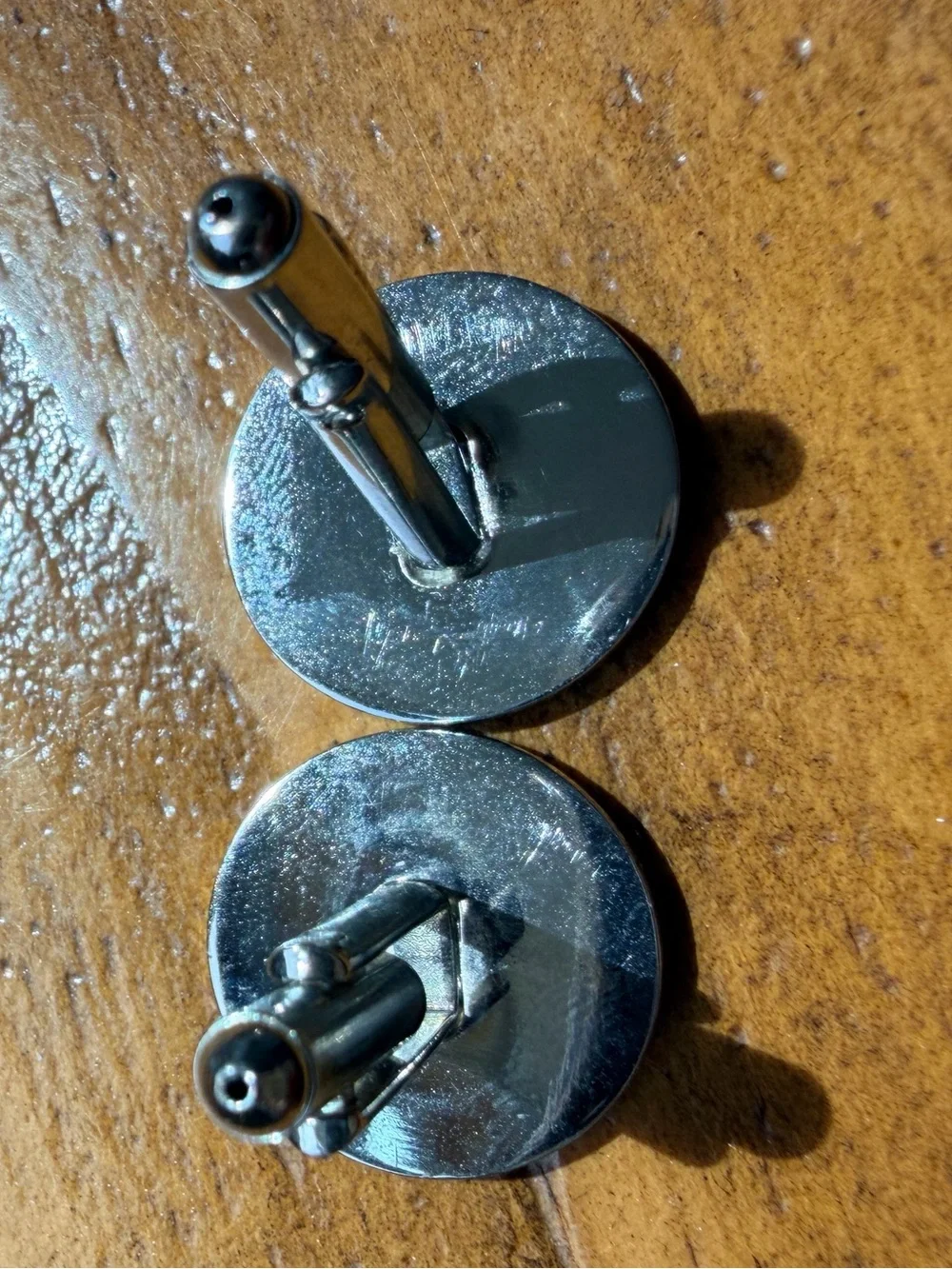 Skull And Crossbones Men’s Round Silver Tone Cufflinks Bullet Back